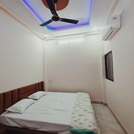 Nandi Homes Homestay 乌贾因 外观 照片