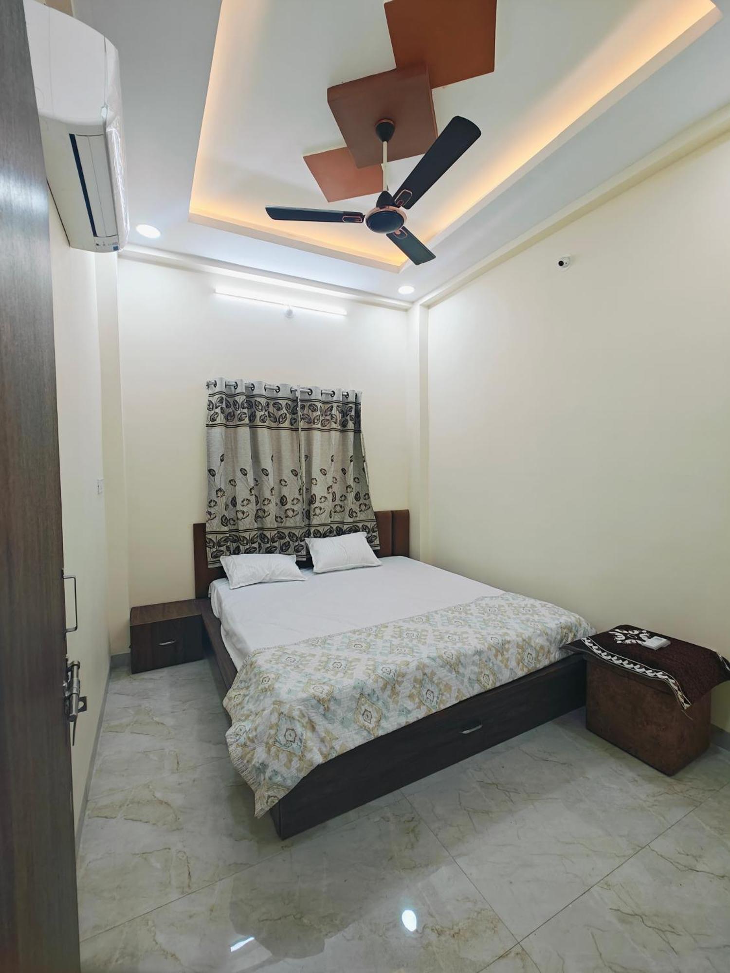 Nandi Homes Homestay 乌贾因 外观 照片